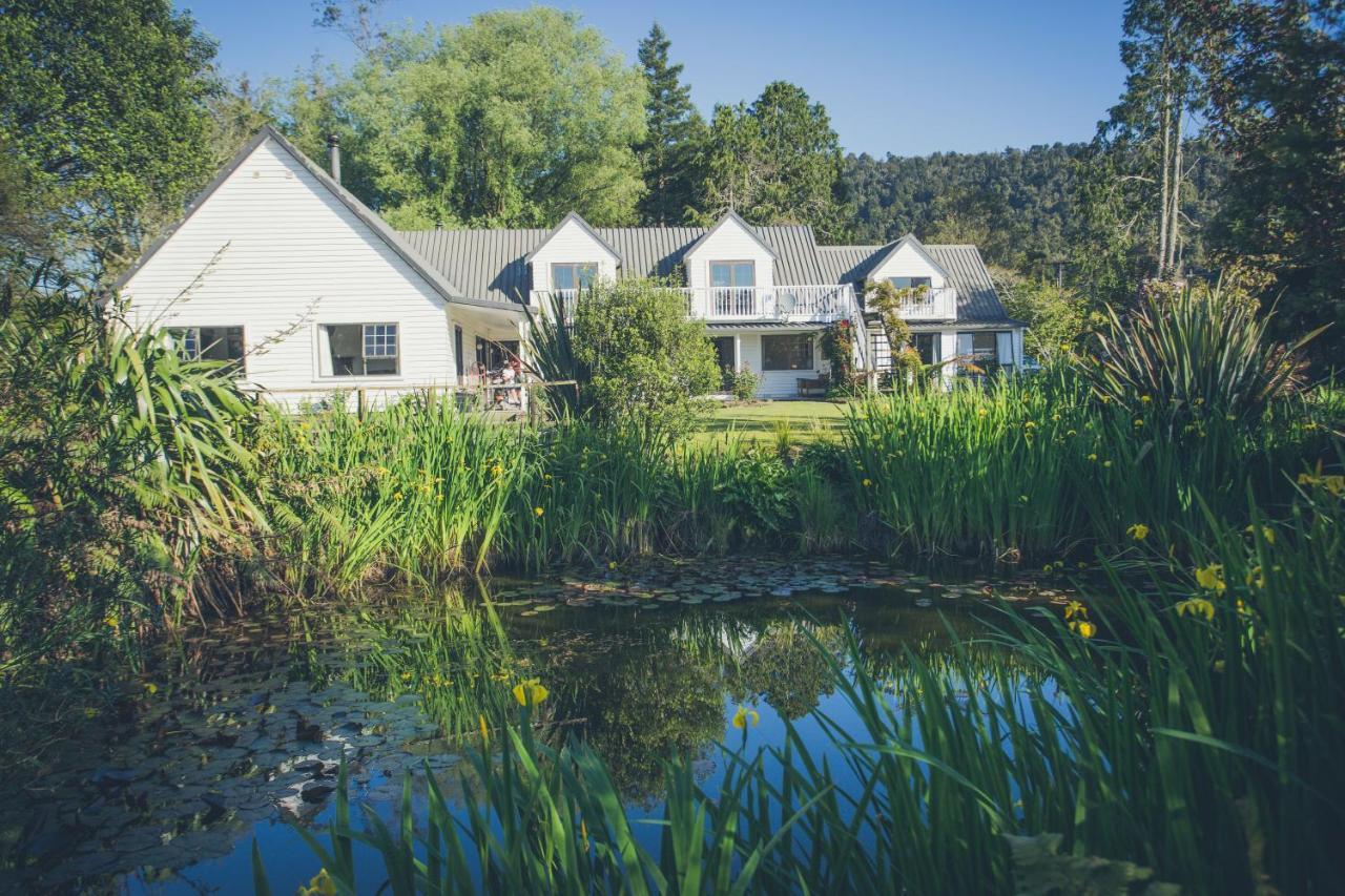 Westholm Lodge Harihari Exteriér fotografie