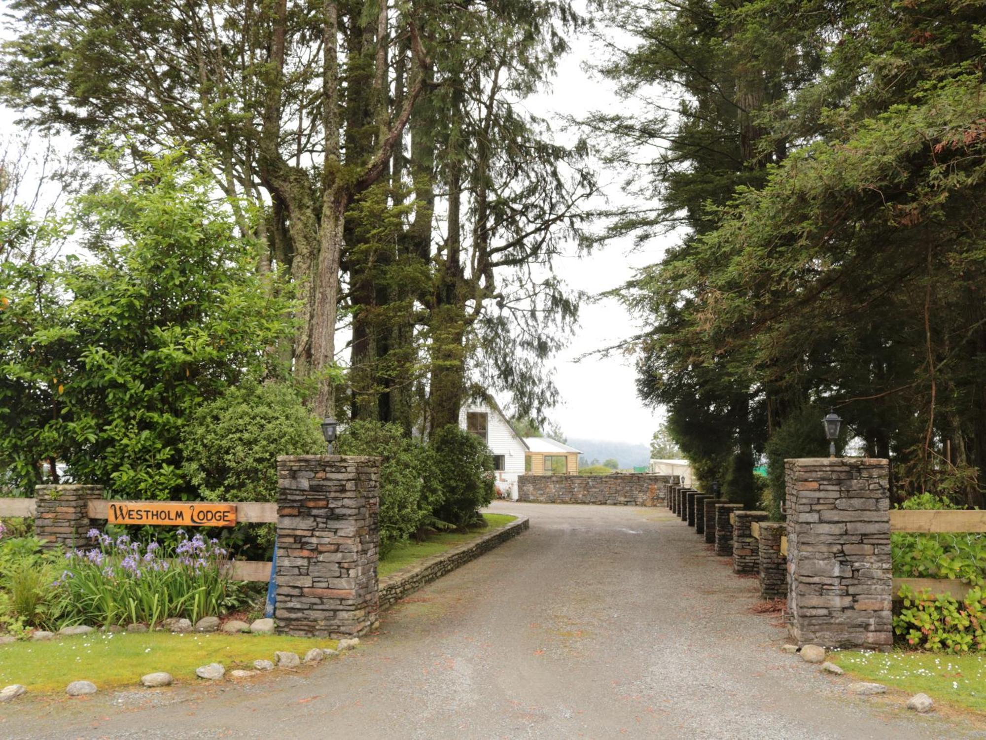Westholm Lodge Harihari Exteriér fotografie
